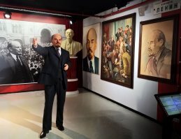 Да, согласна. Юрий Никулин у них тоже не очень получился, а вот Владимир Ильич неплох :)