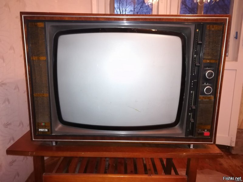 Обзор советских цветных телевизоров, не мыслим без вот этих моделей! Выпускались с 1976 года и были самыми востребованными! Радуга 716 и Рубин 714. Автор маздон малолетний!