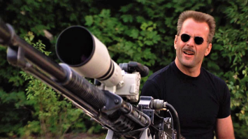 К\ф Шакал сразу вспомнился :) Хотя орудие там бутафорское.