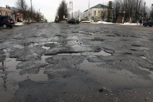 Смотришь, как в разных странах живем. Хоть у нас и чет латают, но дороги на 90% выглядят так, даже в обл центре: