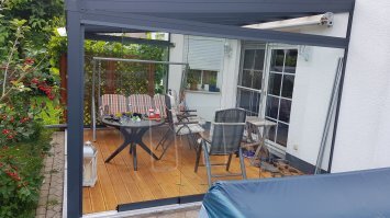 Когда-то с женой спорили, что лучше покупать квартиру или дом. Родились и выросли в городе и "земельные" работы несколько пугали. В конечном итоге выбор был сделан по последнему (просто предложение попалось хорошее). 10 лет в своём доме разбудили инстинкты земледелия и строительства, так что несказанно рад этому стечению обстоятельств и могу, если есть возможность и желание, только посоветовать.