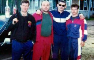 1993 год Москва. Народные гуляния на Первомай.
первая чеченская
дефолт
братва
-наслаждайтесь