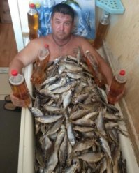 Если бы был дрищ - пятиклассник ну это можно было бы списать на отсутствие мозгов. Но когда такое вытворяет мужик в годах... Пипец! Слов нет!