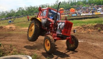 когда уже WRC ралли на нормальных тачках будут и Себастьен Ожье,пересядет на хорошую машину
