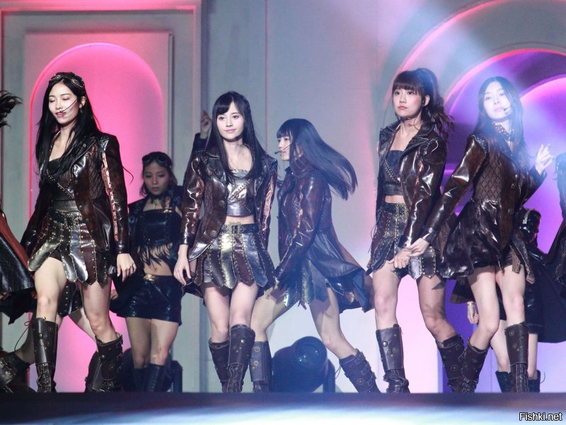 Ага. 

AKB48 Group

Но в Китае есть аналоги. 

SNH48 и др.