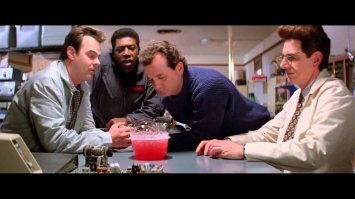 Жители одного из российских городов встревожены ручьями кровавого цвета