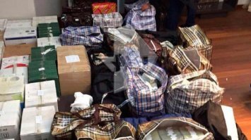 Подайте три корочки хлеба и заверните с собой два таких особняка! 
Плачу наличными!