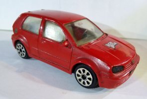 было дело тоже занимался. из ваз 2110 делал обвесы из карточек на интернет и пластилина, потом красил баланочиком. выходило конечно не прям здорово, но кайф получал. все уже потеряно и разломано конечно, но вот гольф нашел благодаря вашему комментарию. кусочек антенны от мафона кстати хорошей банкой выхлопа оказалась)