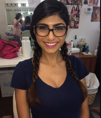 Всем, кто считает арабских женщин страшными. Вот, которая размоталась...