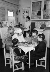 У разных людей разные ностальгии. Кто то ностальгирует по СССР, а кто то - по своему детсву. По прошествии стольких десятков лет детство почти всегда кажется светлым.

.