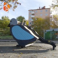 Что за птица зафигарила такую пробоину?! %ука страус штоле? Или вот этот милый голубь? :)