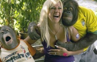 А эти ребята умеют развлекаться)))) Сделай я так - по лицу прилетел бы лещ.