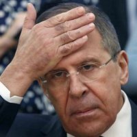 В Орле спасатели-водолазы прошли с портретами героев войны по дну реки