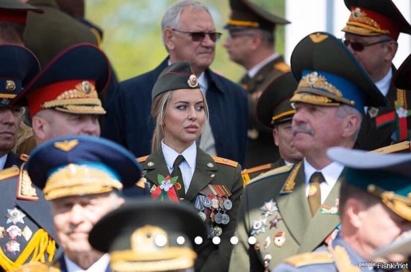 Сегодня в Минске,Сосательно-глотателтные войска!!!
Медалей больше чем у некоторых ветеранов. На колчаковских фронтах воевала?