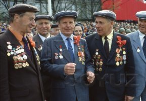 Парад ветеранов 1985 год. До георгиевской ленты 20 лет
