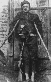 на своего деда на палке .гордись