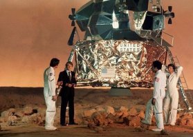 "Козерог-1" 1979 года. Астронавты, отпраляющиеся в первый в истории полёт на Марс, за 5 минут до старта узнают, что они никуда не летят, ибо полёт туда человека невозможен в принципе. Угрозами и давлением их вынуждают принять участие в инсценировке, а к Марсу улетает беспилотный корабль. "Экспедиция" в голливудских павильонах проходит успешно, да вот беда, при возвращении на Землю капсула сгорает. "Героически погибшие" астронавты понимают, что теперь их жизнь висит на волоске...

Бытует мнение, что этим фильмом власти США хотели подготовить общественность к признанию инсценировки полётов на Луну, но так и не решились это сделать.