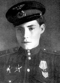 Аркадий Николаевич Каманин (2 ноября 1928   13 апреля 1947)   советский военный лётчик, самый молодой пилот Второй мировой войны, самостоятельно начал летать в четырнадцать лет. Сын известного лётчика и военачальника Н. П. Каманина.
