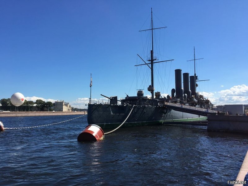Взаимно , каждый год там бываем , в этом году решили в Калининград на день свадьбы . 13 лет брака :) Прошлым летом Питер порадовал , за неделю не одного дождя , температура была под +30 . Если честно даже фантам был рад :)