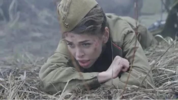Много вы понимаете. Это контузия в губы