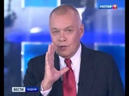 Синий писюн положили на фразу "В России есть зарплата?" Случайно ли это?
