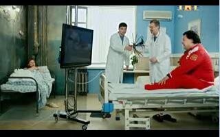 Это просто фото сделано с его стороны палаты, а на самом деле это так: