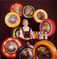 В начале 1960-х годов Goodyear разработала экспериментальные «шины будущего», полупрозрачный прототип с крошечными лампочками, установленными на ободе. Тогда компания из Акрона предсказала будущую революцию в сфере персонализации автомобилей и выпустила экзотические шины, которые светились голубым, желтым, красным, зеленым и оранжевым светом. В какой-то момент светящиеся шины стали самой горячей темой в автомобильной индустрии.

«Некоторые водители были так удивлены яркими цветами, что проезжали на красный свет или просто останавливались, чтобы посмотреть»,   сообщал журнал Time.
Goodyear установила шины, светящиеся красным, на открытый Dodge Polaris, и устроила показательную поездку по центру Майами. Как писали газеты, водители останавливались, а пешеходы долго провожали машину взглядом. После этого Chrysler Silver 300 на таких же шинах проехал по Манхэттену, собрав толпы зевак на Таймс-Сквер, у Рокфеллеровского центра и штаб-квартиры ООН. Прохожие спрашивали у водителя, где купить такие шины, и их ждало разочарование, поскольку он отвечал, что они не появятся в продаже «еще несколько лет».
«Нам еще очень многое предстоит сделать, но легко можно себе представить, что именно так будут выглядеть шины будущего»,   говорил тогда директор по научным разработкам Goodyear Уолтер Ли (Walter Lee). 

Хотя инженеры потратили более пяти лет на совершенствование «неотановых» шин, они так навсегда и остались экспериментом. У них было плохое сцепление на мокрой поверхности, они теряли устойчивость при скорости свыше 100 км/ч, и они начинали плавиться при резком торможении. И кроме всего прочего, они стоили дороже обычных шин.
Goodyear без лишнего шума прекратила работу над «шинами будущего» и свернула один из самых ярких экспериментов в шинной отрасли.