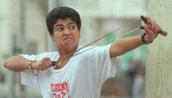 Курьезная погоня полицейского беспилотника за нарушителями карантина в Индии