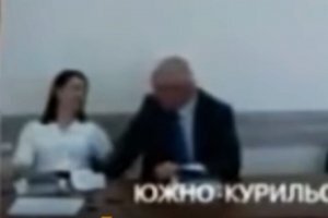 Я думаю, что этот мэр тоже уволил бы своего зама, если бы узнал, что она с другими тусуется.)))