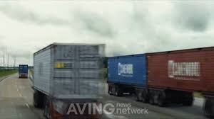Все это полнейшее отрендерное говно рожденное тупыми студиозиусами.
Единственные люди которые адекватно оценили как будет выглядить грузовик будущего - это режиссеры фильма люди икс "Логан".
Грузовик будущего будет выглядеть просто как контейнер на колесах ехать будет 50-60кмч для экономии топлива, использоваться будет 24/7.
