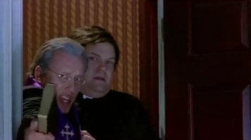 Кошка не позволила хозяину сесть на ее стул