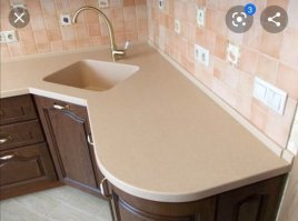 Как между кухонным гарнитуром и стеной вобще возможны дыры? Или у вас рукожопная семья?)