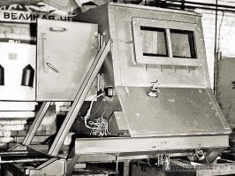 только вчера показывали передачу "Колеса страны Советов" про КРаЗы для Чернобыля. Кабины были одноместными.