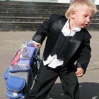 В первом классе я на себе проверил это правило 5 секунд: в новом костюмчике с разгона упал в лужу, через секунду вскочил и понял - не работает.