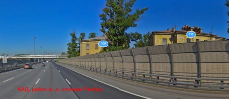 По Питеру не очень удачный пример. На Канонерском острове дома в непосредственной близости от путепровода давно расселены. Вот два чемпиона - там ещё живут.
В одном случае два, в другом три этажа находятся ниже уровня дорожного покрытия.