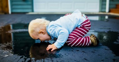 Все, кто пил из лужи и не стал козленочком, поняли, что в той сказке их обманывали.