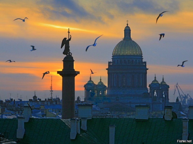 Санкт-Петербург, воистину, блеск и тусклость. Но, всё равно, СПБ, мы любим тебя!