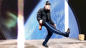 Поза намбер ван и поза намбер ту, это гимнастика утренняя!!!!