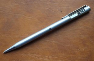 У нас если ты имел вот это, то ты бог, а не какие-то фломастеры