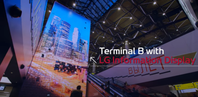 Обычный LED я думаю, ничего сверхъестественного. В Шереметьево-B есть видеокуб не сильно меньше размером. Своими глазами видел, очень яркий и четкий, не сравнится с обычными рекламными панелями. Панельки вроде LG-шные, так что не удивительно что они у себя дома в Ю.Корее такие инсталляции строят налево и направо.