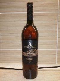 Стоит в заначке такая - ещё до 2014 года разлита. Есть вообще урожая 2000-го года но она в подвале хранится - в коллекции.
Хотя по мне "Массандра" поинтереснее будет. 
Ну а оригинальная португальская - вообще вкусняшка