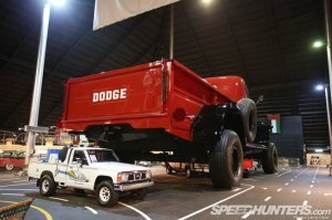 Очень крутой 70-летний Dodge Power Wagon с новым мощным двигателем