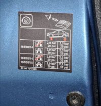 Да как бы стоит на самой  машине, там все описано, с какой резиной, с какой нагрузкой, по каким дорогам.