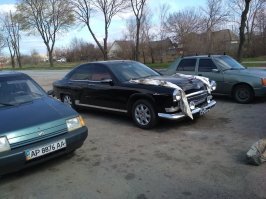 Иногда Мерседес косит под советский автопром.