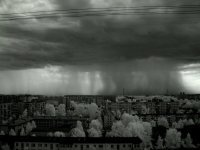 А белые деревья -ну совсем без фильтра. В таком состоянии природы деревья должны быть черными. Да, смешно. Старые, опытные фотографы сразу прямо поверили???