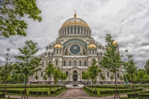 Кронштадтский собор - феноменальной красоты сооружение.