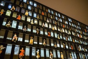 Бизнес центр "Бенуа", через речку Смольный.