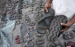 Кто носил, скажите сколько выхаживает подошва, можно ли брать, какой Бриджстоун выпускает.