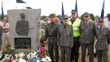 Можно, я дополню про милых эстонцев?