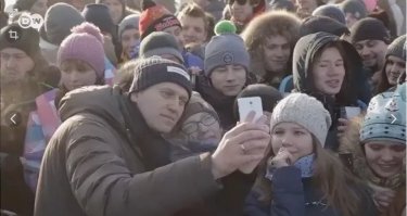 Нравятся мне новости для имбецилов))))) 

Толком ничего не поняв начинают кукарекать. 

Выписала она не премию, а ...................

..........."В Новочебоксарске чиновница с января 2012 года по апрель 2016 года незаконно издавала приказы, всего около 40, о своем премировании на общую сумму 108 тысяч рублей. Об этом сообщается на сайте регионального Следственного комитета (СК)."......................

И оштрафовали её на 40 т.р. ПОСЛЕ того как она возместила эти самые 108 т.р.